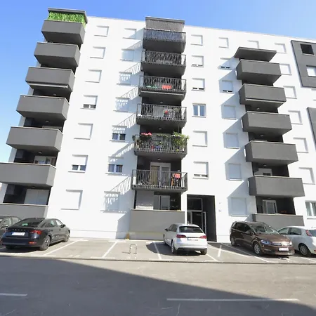 Apartman Sol * זאדאר