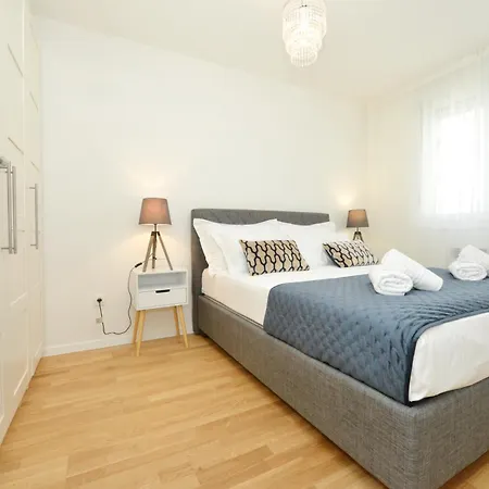 Apartman Sol דירה *